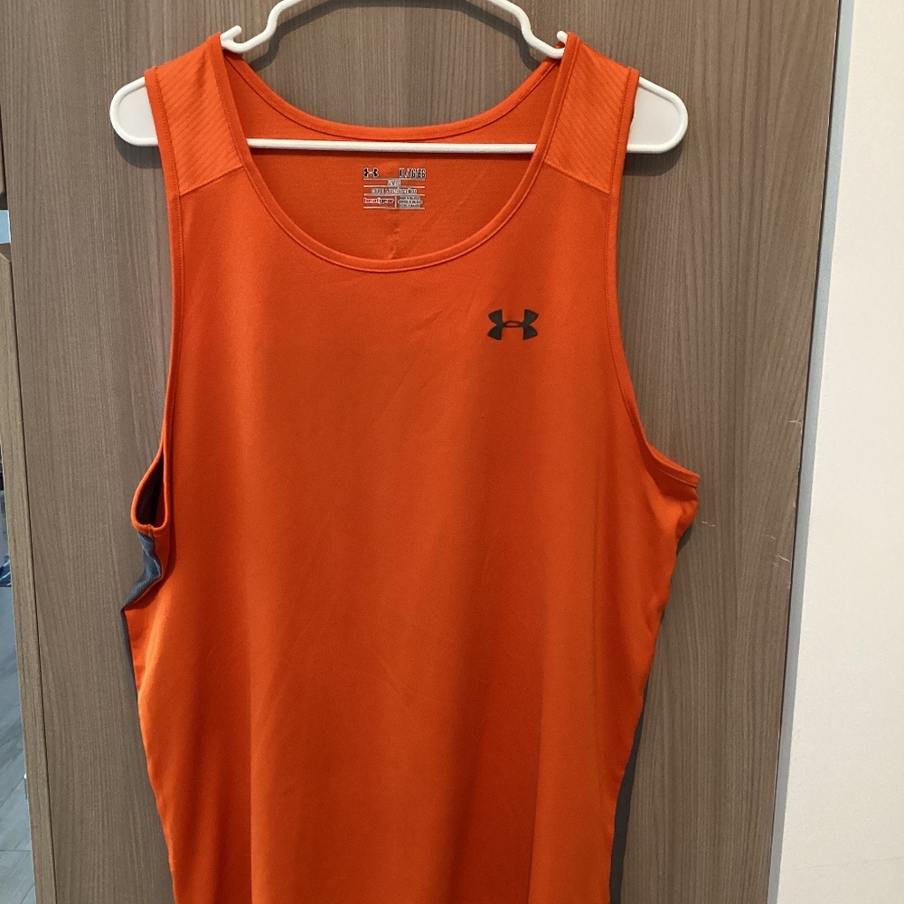 Under Armour Men’s Fitted Heat Gear Tank Shirt, XL